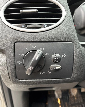 Ford Focus cena 16900 przebieg: 194000, rok produkcji 2010 z Ożarów małe 254